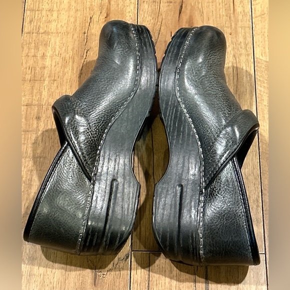Dansko Distressed Charcoal Color Professional Clogs with Durable Sole Size 38 - Picture 11 of 11